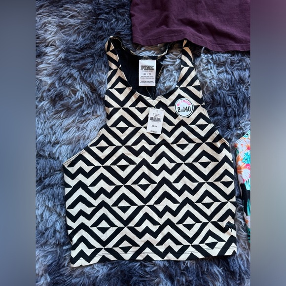Victoria’s Secret PINK Crop Top Bundle - Picture 3 of 8
